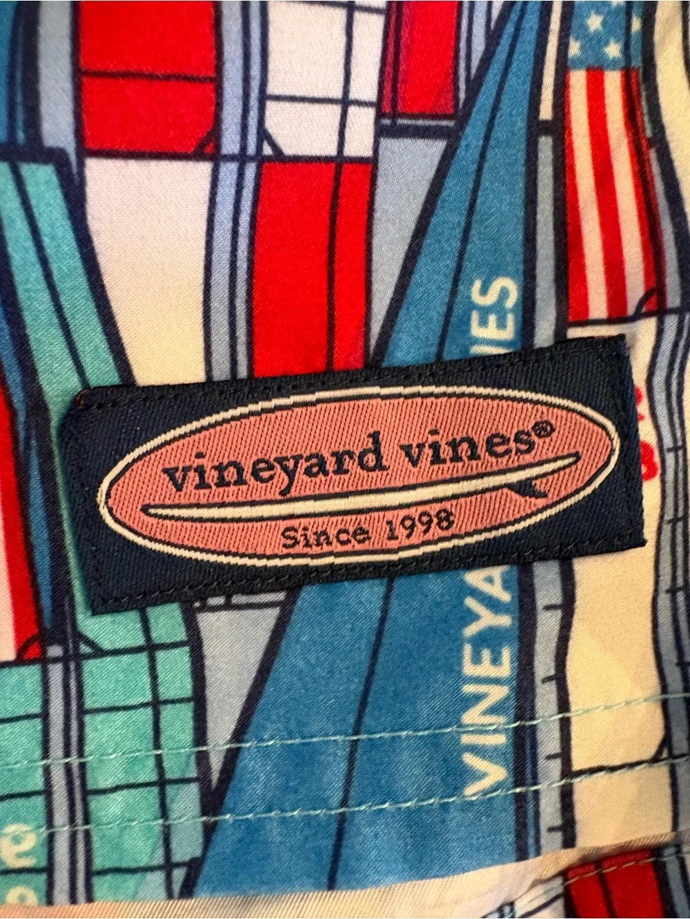 Vineyard Vines Sailboat USA Print Swim Trunks L